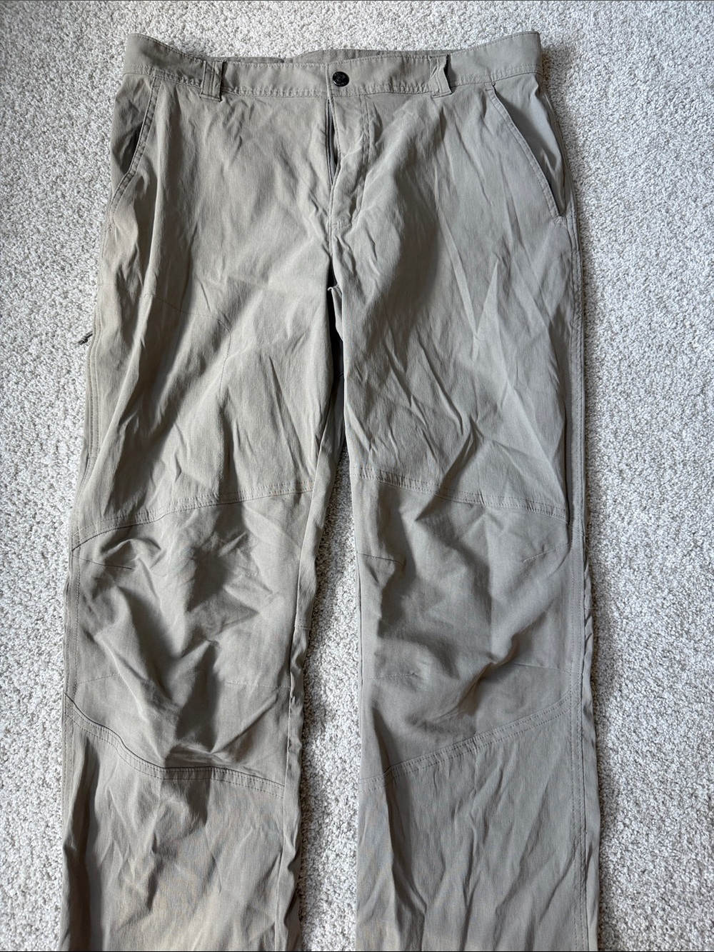 Columbia Men's Omni-Shield Khaki Stretch Chinos (36 x 30)